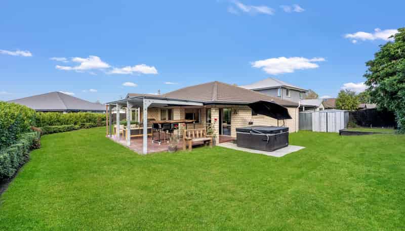 12 Maurice Stanton Place, Shirley