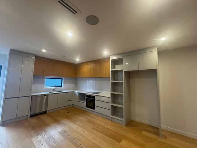 5/12 King Edward Avenue, Epsom
