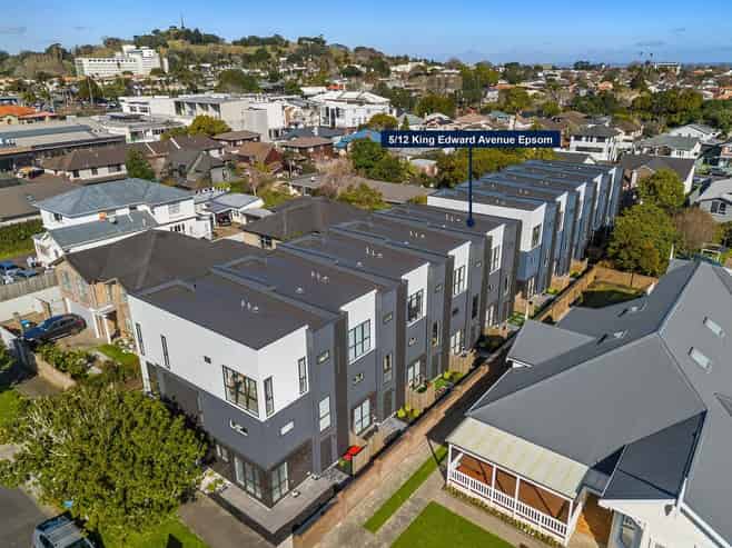 5/12 King Edward Avenue, Epsom