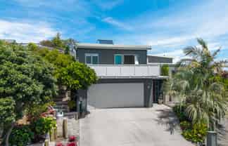 12 Charlotte Way, RAUMATI SOUTH