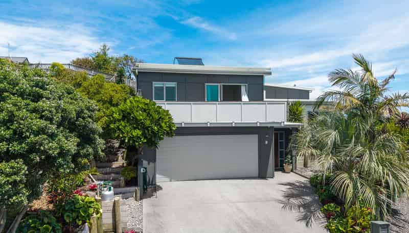 12 Charlotte Way, RAUMATI SOUTH