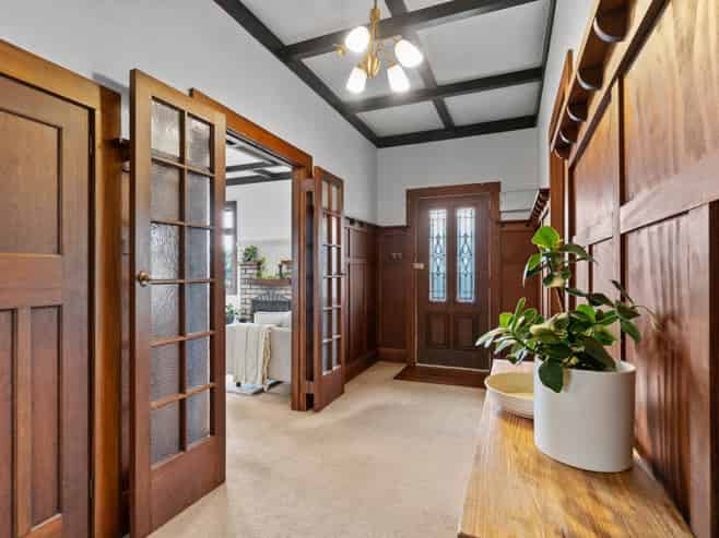273 Meola Road, Point Chevalier
