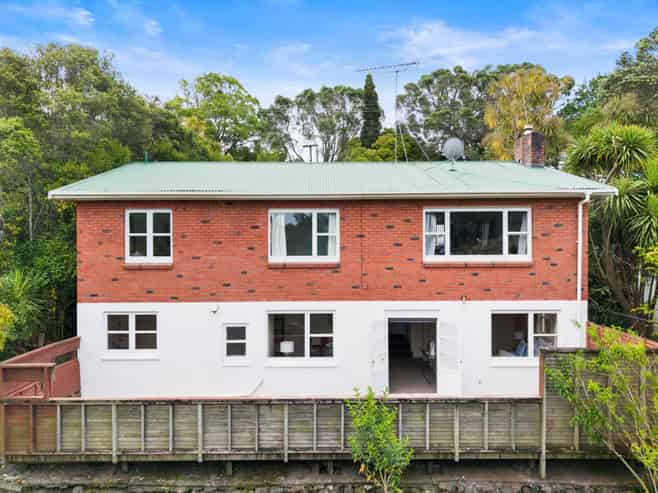 42 West Lynn Road, Titirangi