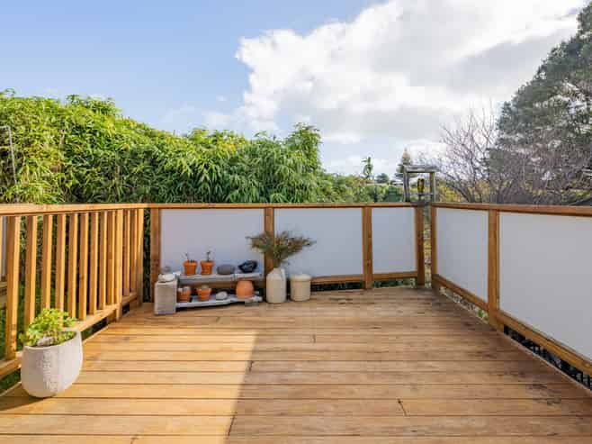 61 Tennis Court Road, Raumati South