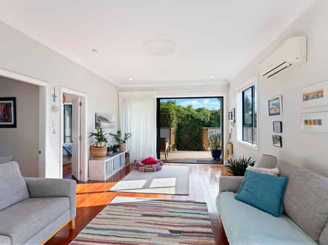 61 Tennis Court Road, Raumati South