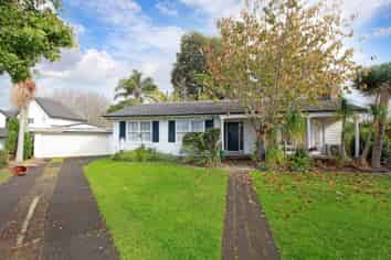 12 Hemsway Place, Sunnyhills