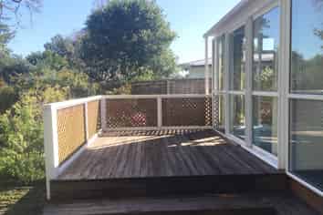 12 Hemsway Place, Sunnyhills