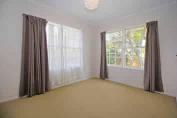 12 Hemsway Place, Sunnyhills