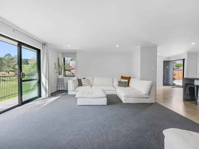 11 Riverboat Lane, Helensville