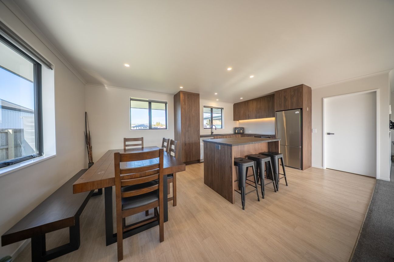 Furnished, Modern & Low Maintenance - Ansicht 6