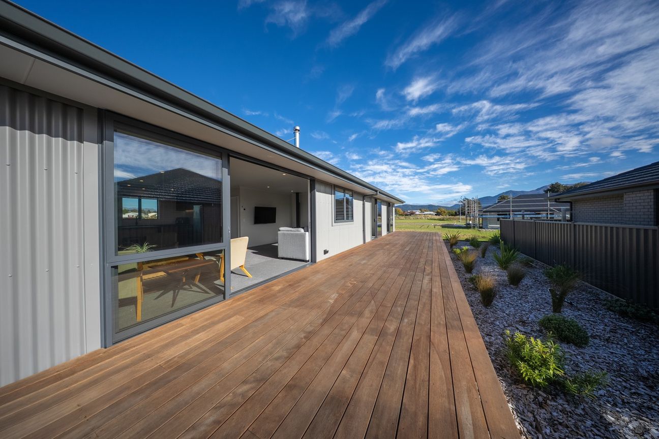 Furnished, Modern & Low Maintenance - Ansicht 2