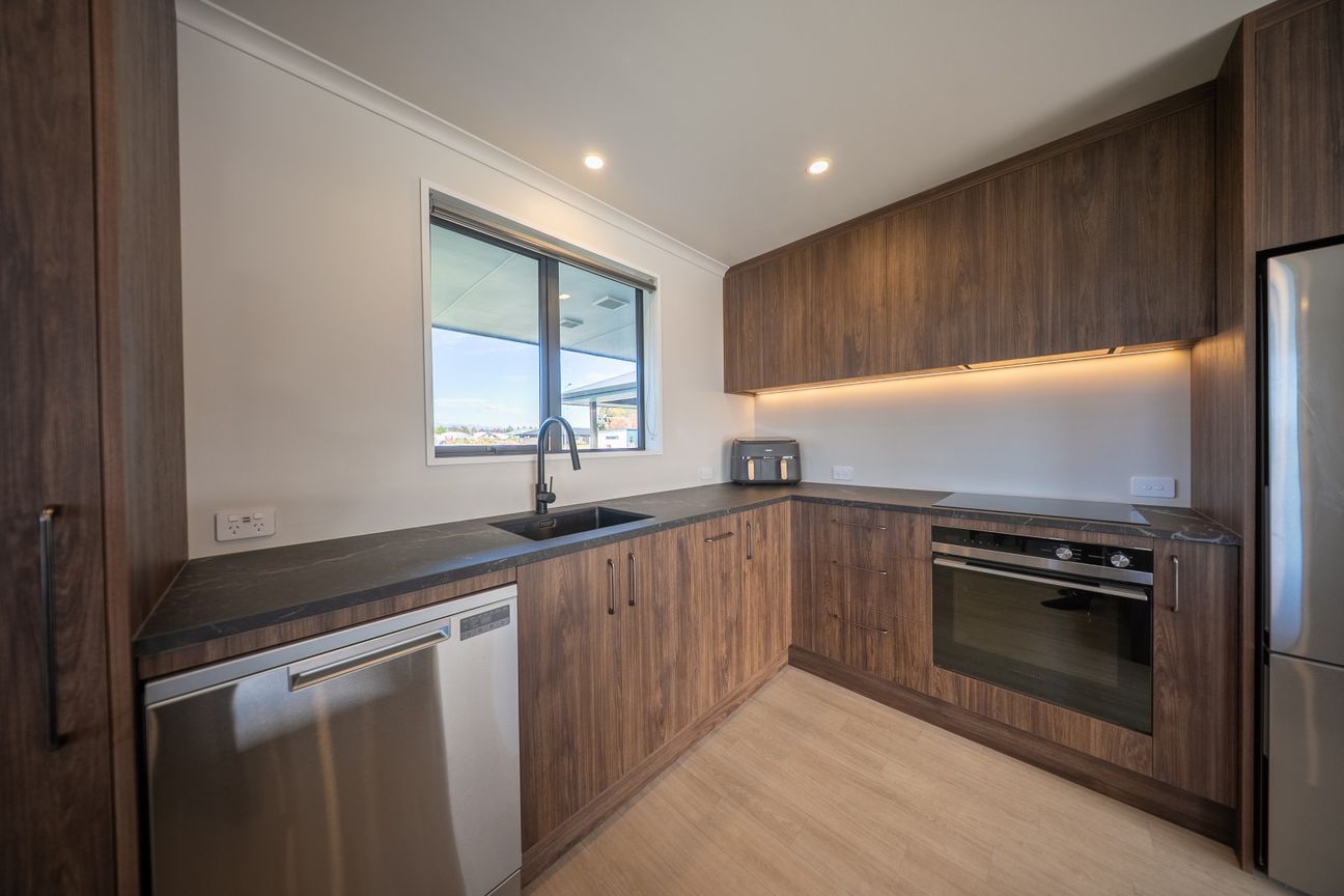 Furnished, Modern & Low Maintenance - Ansicht 5