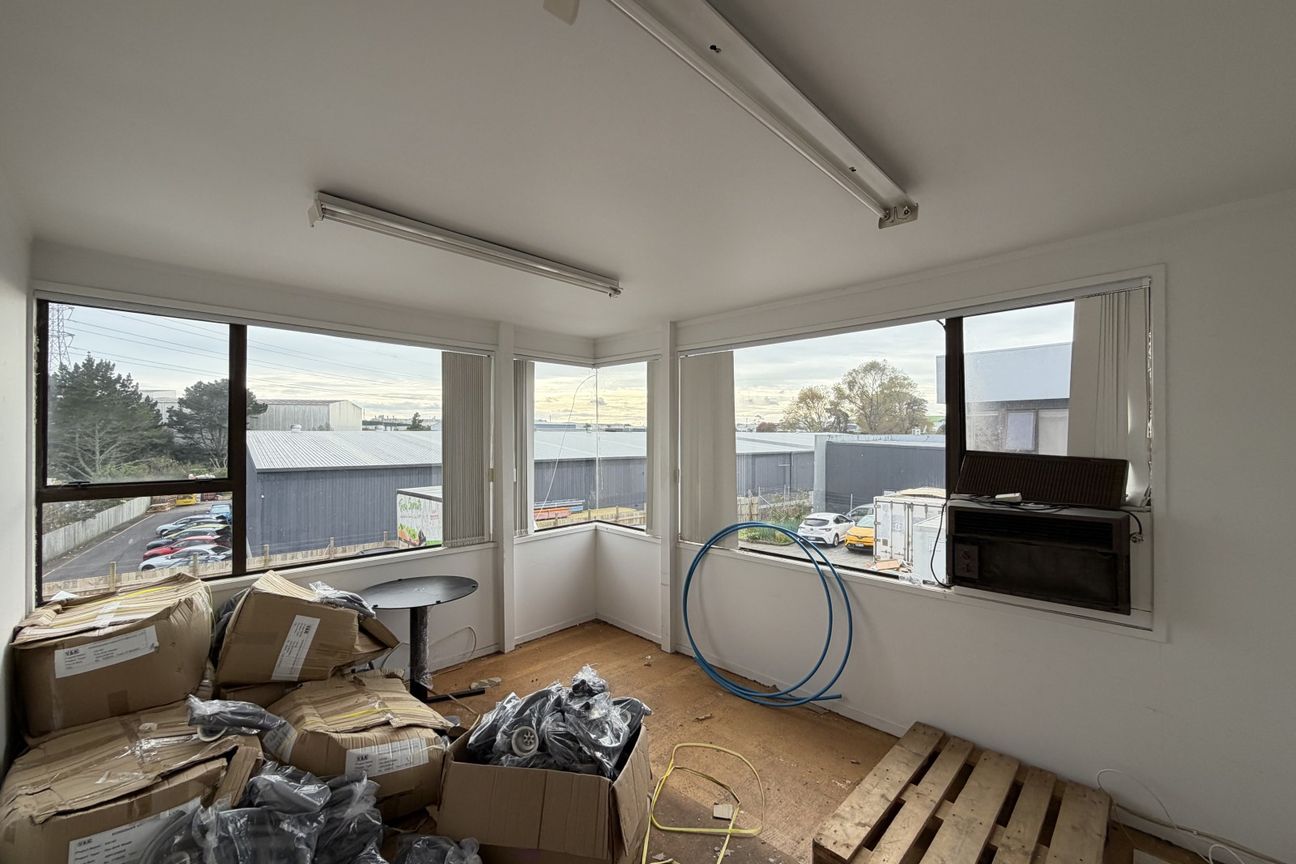 Versatile 300sqm industrial unit - East Tamaki - Vista 4