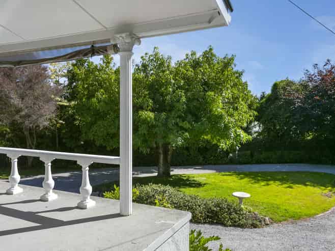 2/1 Henry Hill Road, Hilltop