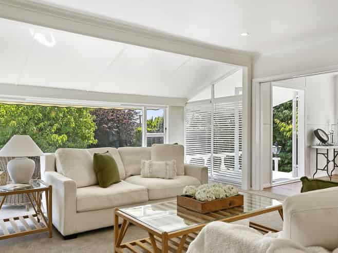 2/1 Henry Hill Road, Hilltop