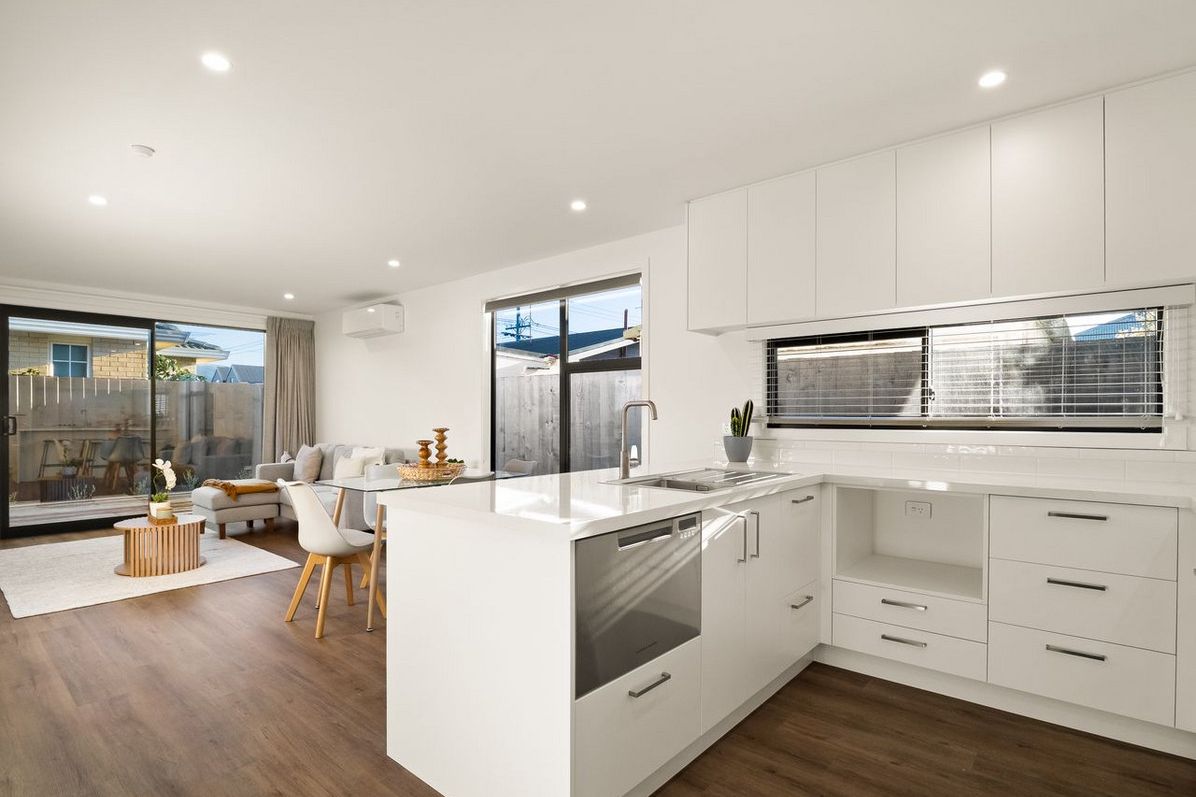 Smart, Stylish & Minutes from the Shore - Bild 2