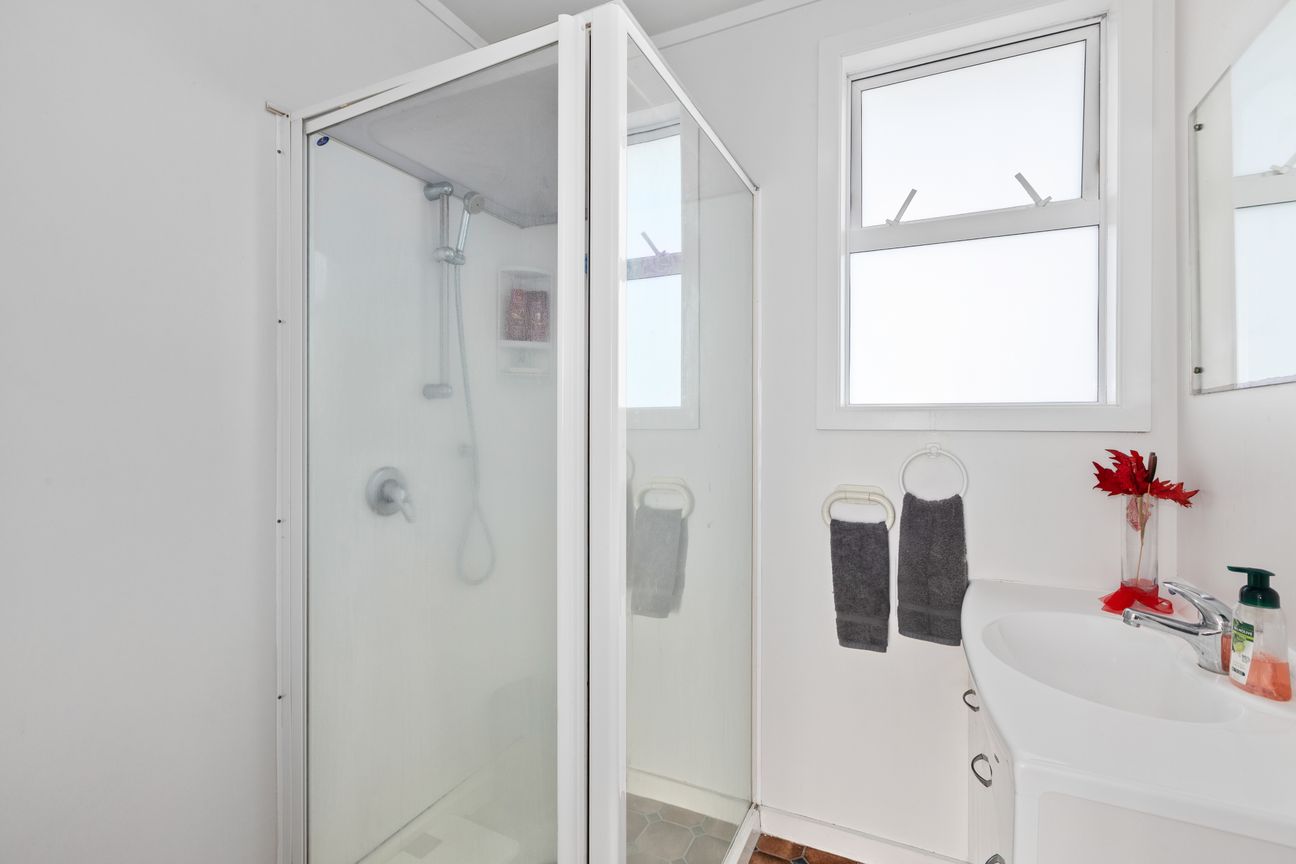 Apartment in Wellington, Lyall Bay - More
