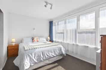 5/55 Apu Crescent, Lyall Bay
