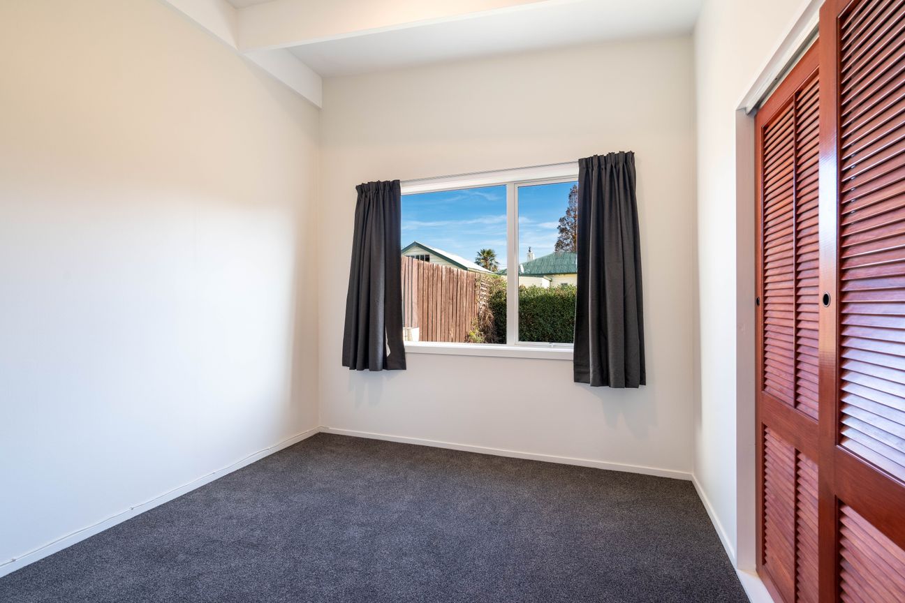 RENOVATED 2 BEDROOM UNIT - Widok 6