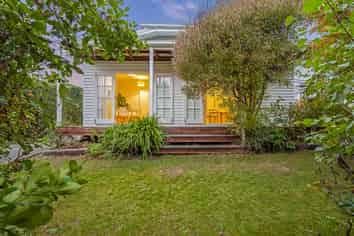 20 Birdwood Avenue, Beckenham