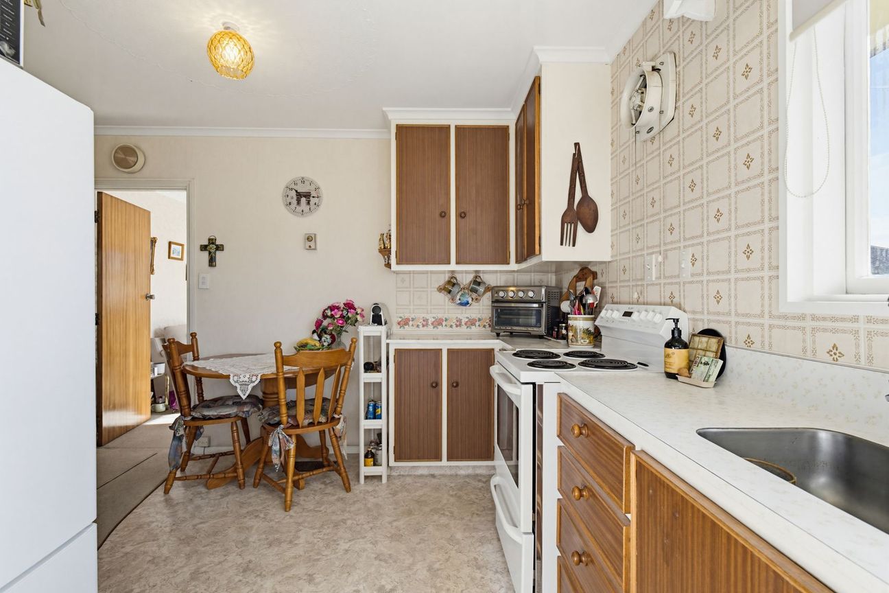 Easy Living, Great Location, Strong Potential - Mehr