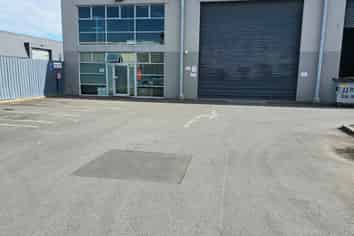 172M² WAREHOUSE SUBLEASE
