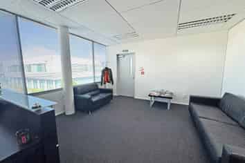 MODERN WILLIAM PICKERING OFFICE
