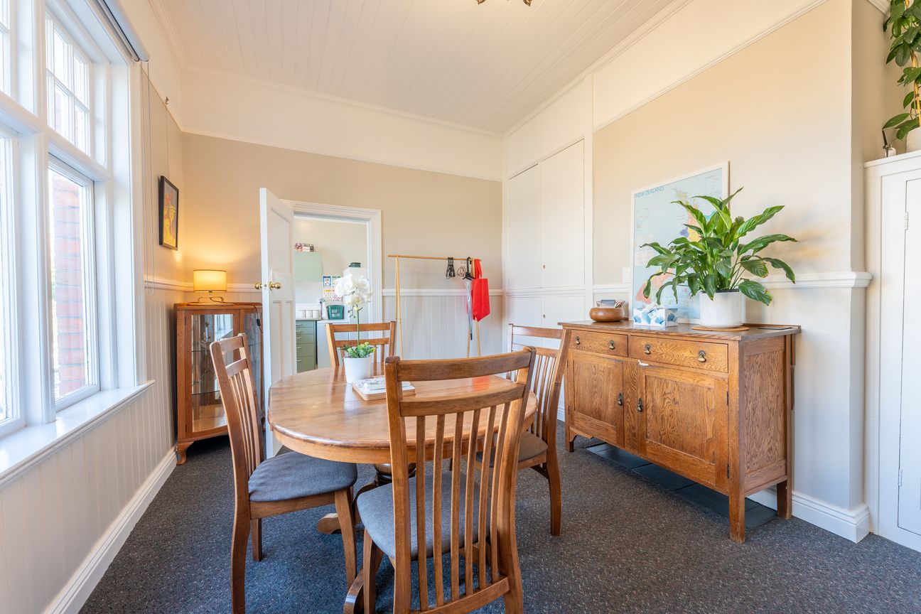 Dual Living or Grand Family Home - Your Call - Vista 5