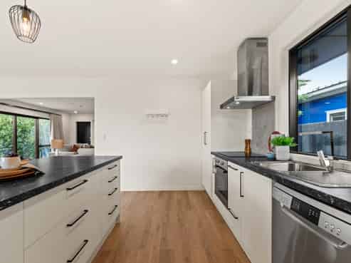 190 Estuary Road, South New Brighton