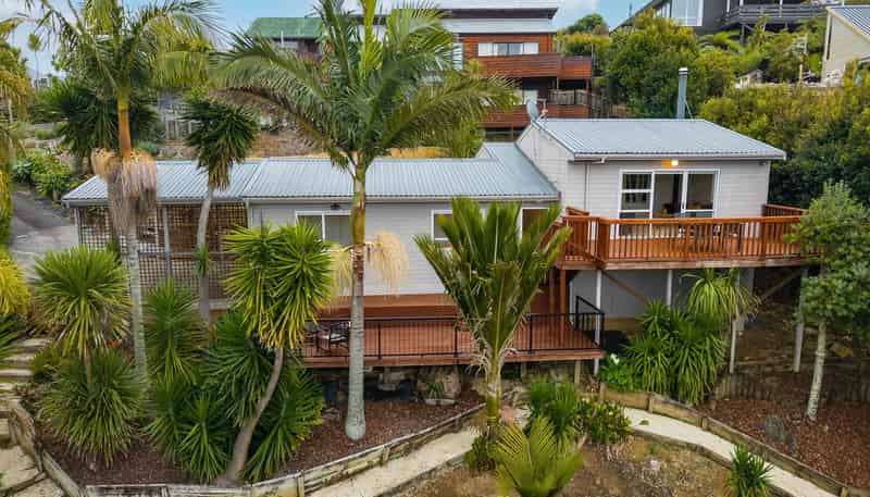 1/57b Woodlands Crescent, Browns Bay