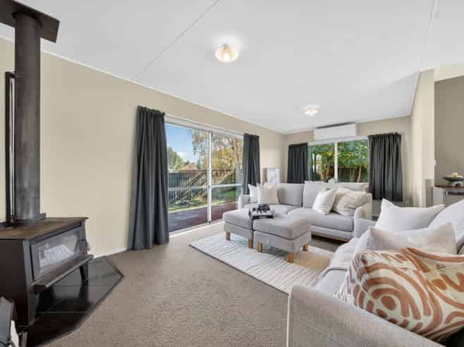 8B Kupe Drive, Carterton