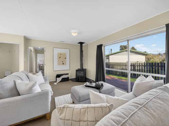8B Kupe Drive, Carterton