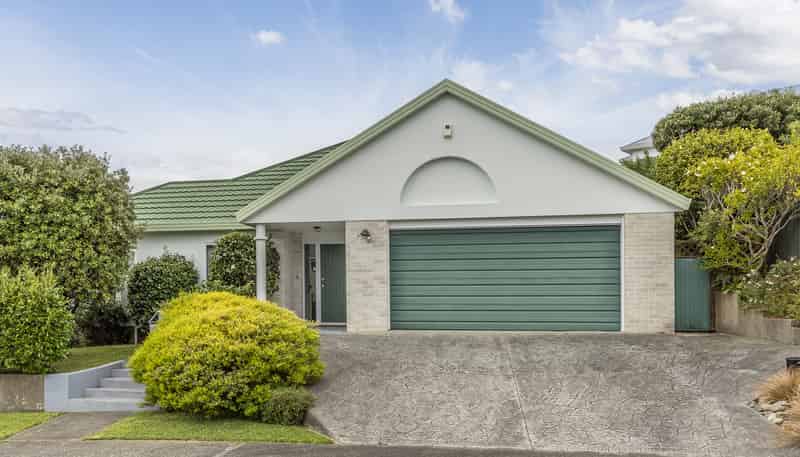 1 Tombane Terrace, Papakowhai