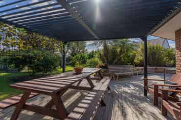51 Cholmondeley Crescent, Whitianga