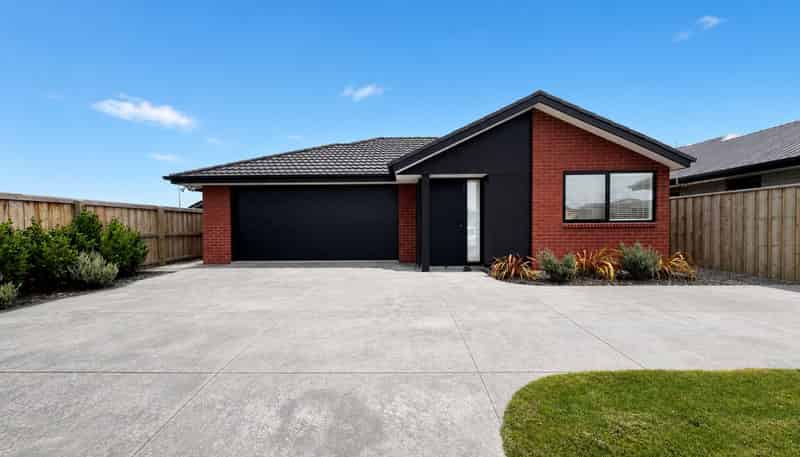 5 Chambers Avenue, Ravenswood