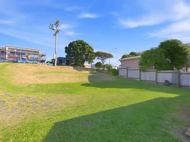 1127 Papamoa Beach Road, Papamoa