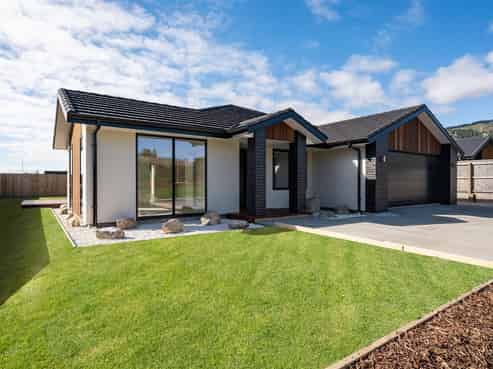  32 Greenway Crescent, Hope