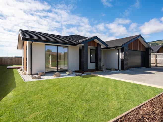  32 Greenway Crescent, Hope