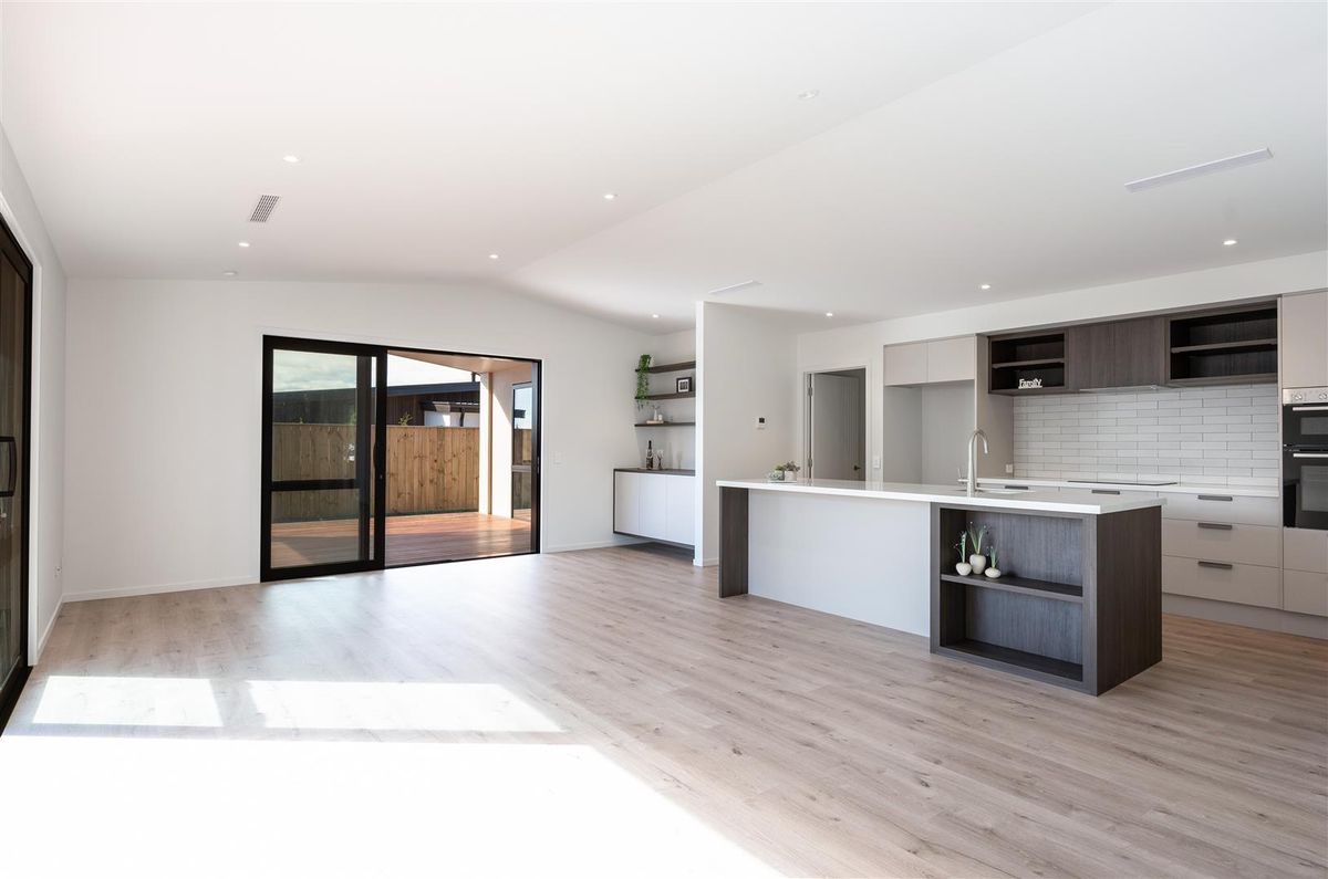 Luxury, Style & Space- A Home That Truly Has It All - Więcej
