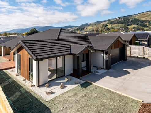 32 Greenway Crescent, Hope