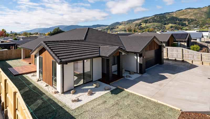32 Greenway Crescent, Hope