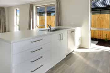 22 Stud Rd, Yaldhurst