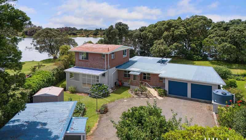 10 Roretana Drive, Athenree