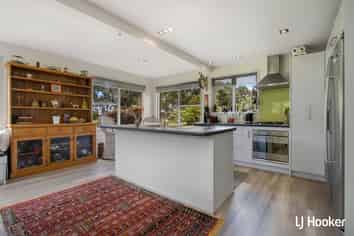 10 Roretana Drive, Athenree