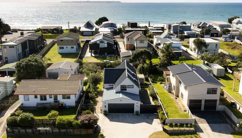1281 Papamoa Beach Road, Papamoa