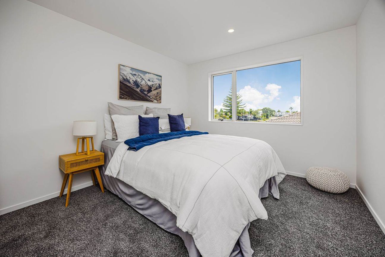 Brand New Standalone 3 Bed 2.5 Bath in the Hea... - Widok 6