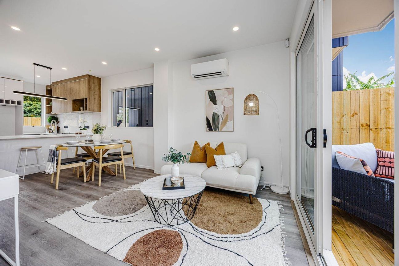 Brand New Standalone 3 Bed 2.5 Bath in the Hea... - Widok 5