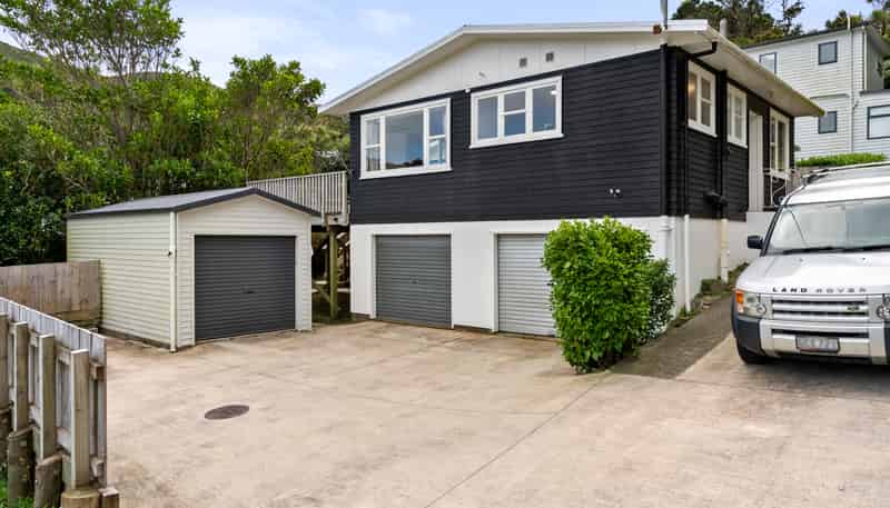 5 Chaucer Way, Karori