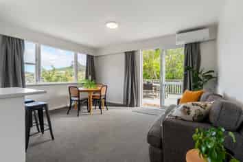 5 Chaucer Way, Karori