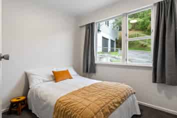 5 Chaucer Way, Karori